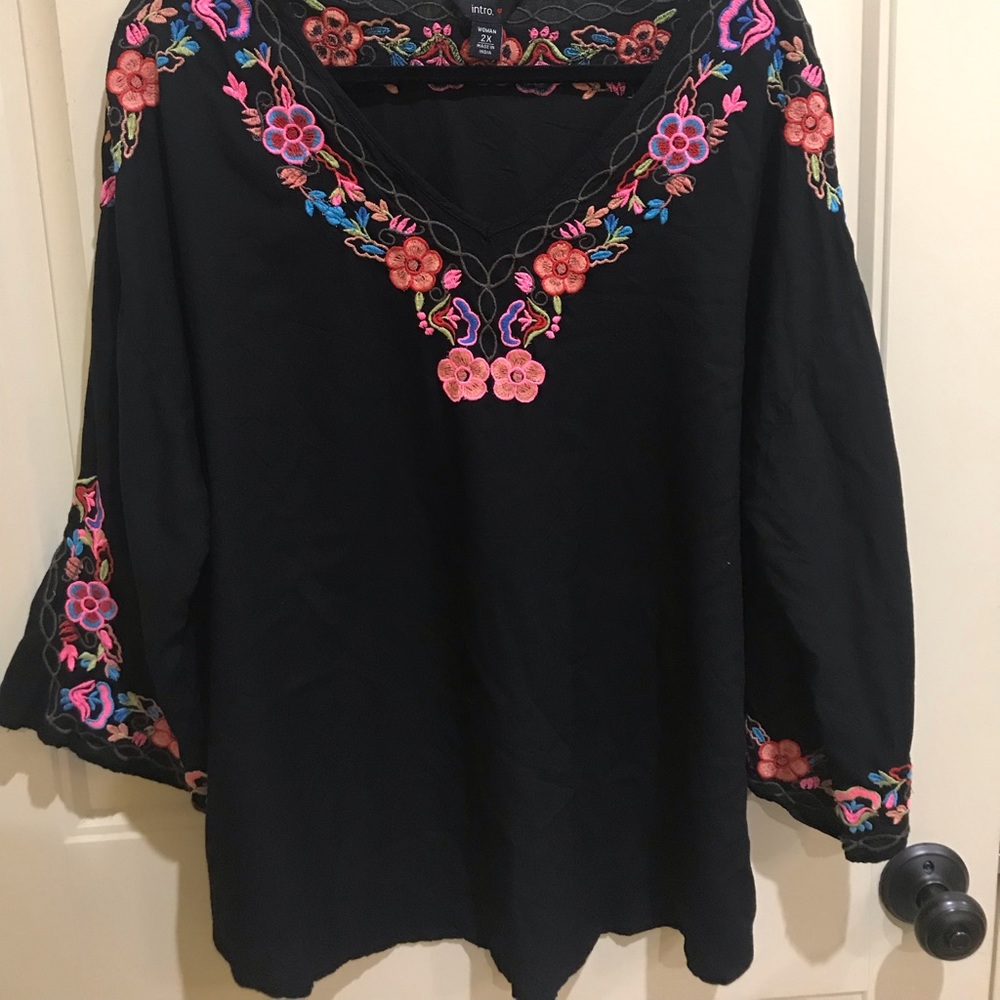 Intro Black Top
